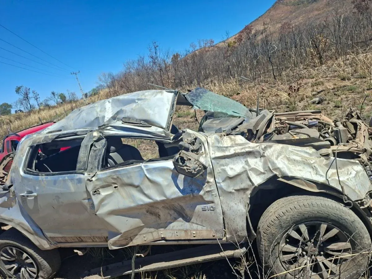 Professora do Distrito Federal fica gravemente ferida em capotamento na BR-153